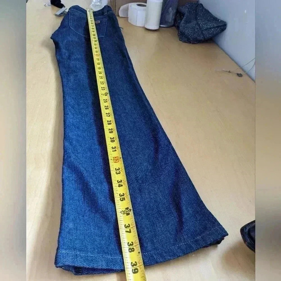 JOE'S SOCIALITE dark wash classic flare  jeans size 26 uniform color - Picture 9 of 9